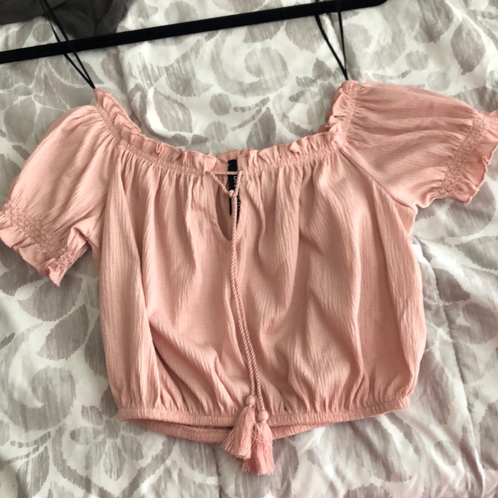 Boohoo style cropped shirt